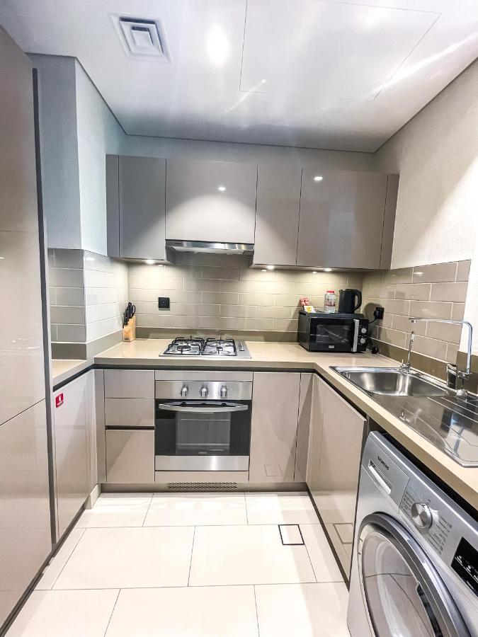 STAY Splendid Studio Holiday Home near Burj Khalifa Dubai Luaran gambar